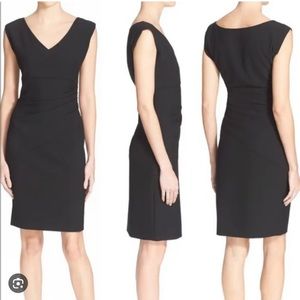DIANE von FURSTENBERG RUCHED SHEATH DRESS Black size 4
